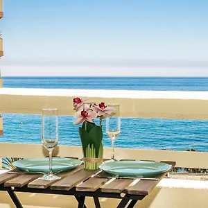 https://first-line-apartment-on-the-seafront-of-marbella-with.1costadelsol.com